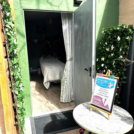 Boutique 2 Bedroom Garden Bed & Breakfast Pinoso